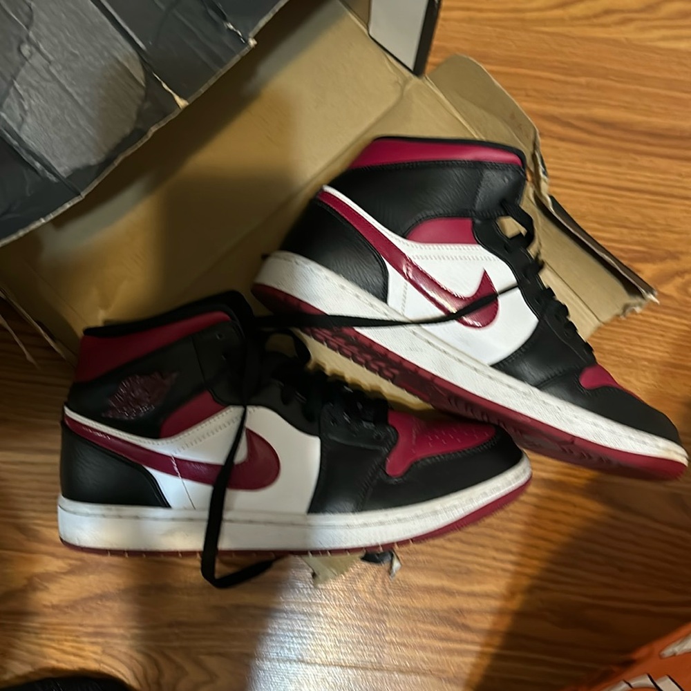 Jordan’s 1 mid